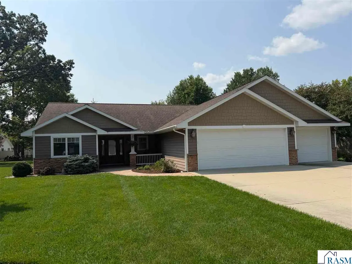 812 Summit Avenue, New Ulm, MN 56073 - #1