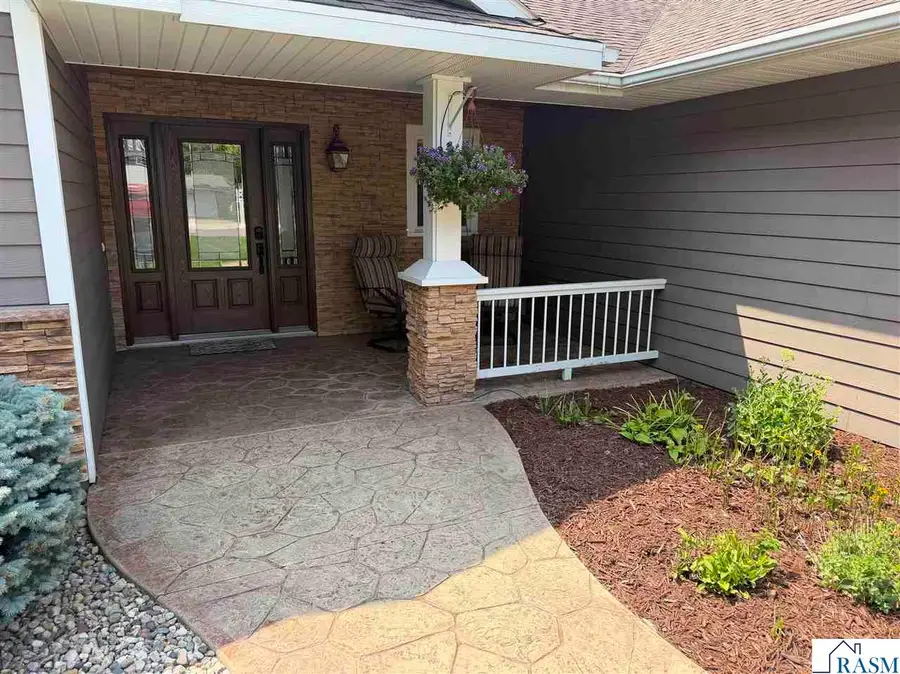 812 Summit Avenue, New Ulm, MN 56073 - #2