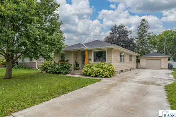 312 N Belmont Drive, Mankato, MN 56001