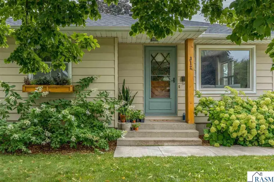 312 N Belmont Drive, Mankato, MN 56001 - #2
