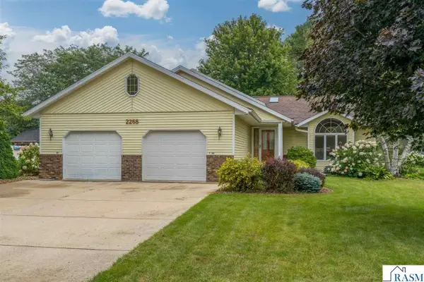 2286 Northridge Drive, North Mankato, MN 56003