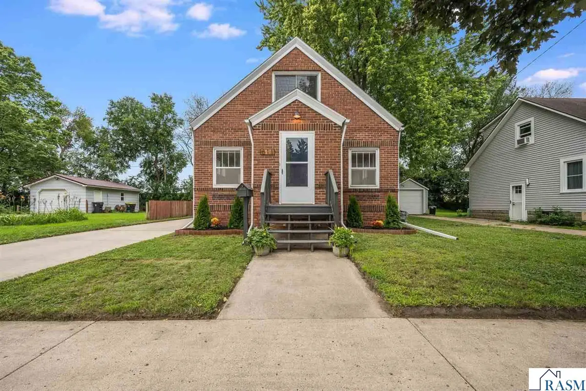 811 South Avenue, North Mankato, MN 56003 - #1