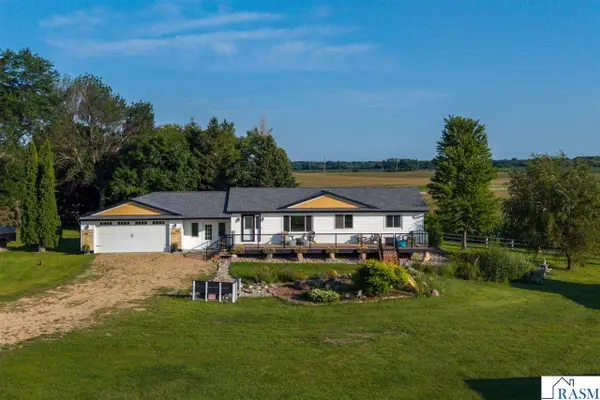 19204 US Hwy 169, Lake Crystal, MN 56055
