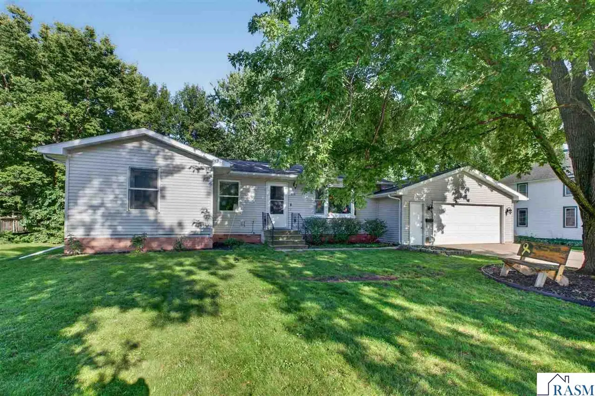618 N 1 Street, Waterville, MN 56096 - #1