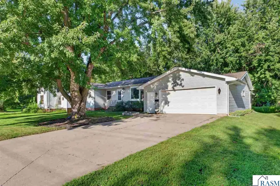 618 N 1 Street, Waterville, MN 56096 - #2