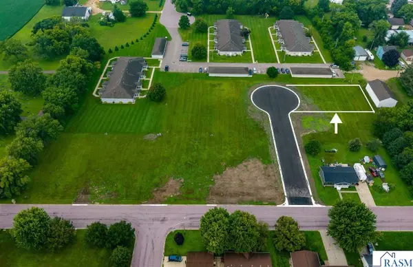 501 SE 2nd Street, Madelia, MN 56062