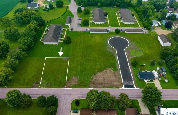 135 SE Flanders Avenue, Madelia, MN 56062