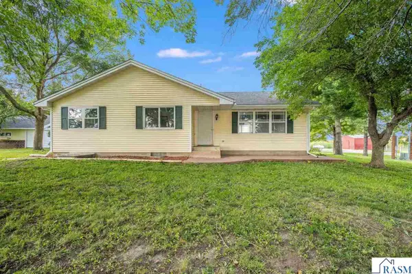30452 390th Street, Le Sueur, MN 56058