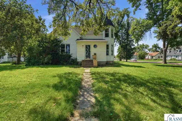 204 E 12th Street, Blue Earth, MN 56013