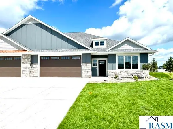 202 Fontaine Trail, Mankato, MN 56001