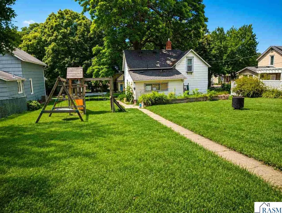1017 N 6th Street, Mankato, MN 56001 - #3