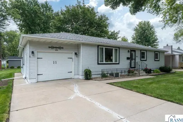 911 Pfau Street, Mankato, MN 56001