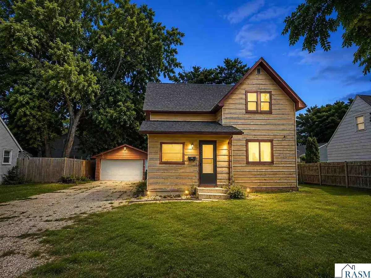412 W 2nd Street, Mankato, MN 56001 - #1