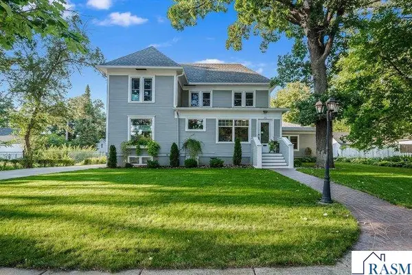 216 W 2nd Street, Blue Earth, MN 56013