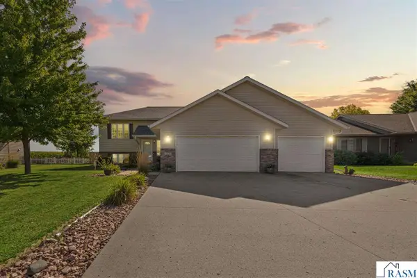 217 Inverness Drive, Mankato, MN 56001