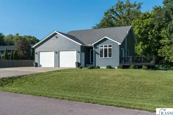 200 Mapleridge Drive, Mankato, MN 56001