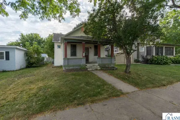 326 W Grace Street, St. Peter, MN 56082