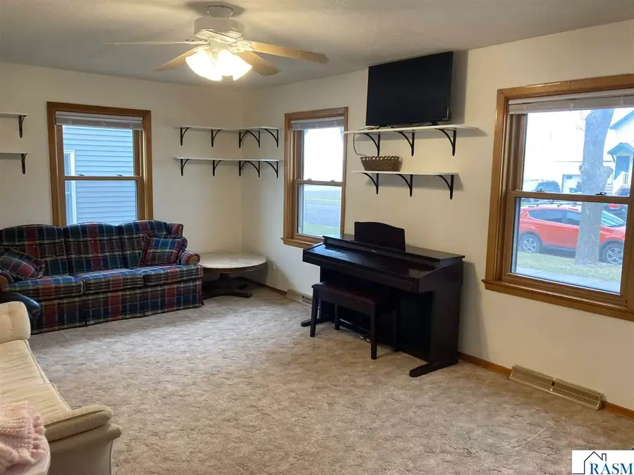 725 SW Walnut Street, Sleepy Eye, MN 56085 - #3