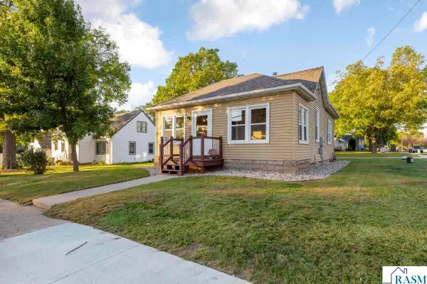 321 Oak Street, Le Sueur, MN 56058