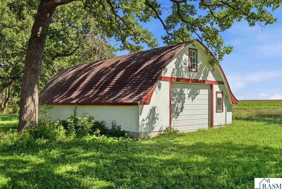 12179 380 Avenue, Blue Earth, MN 56013 - #2