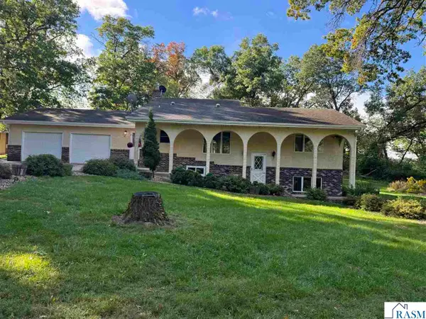 1024 NW 329th Avenue, Cambridge, MN 55008