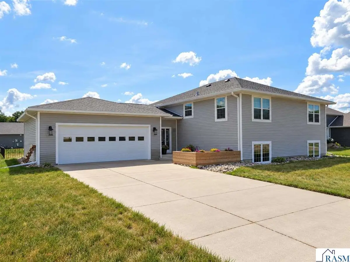 530 S Murphy Street, Lake Crystal, MN 56055 - #1