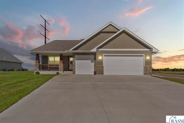 10 Sunset Court, North Mankato, MN 56003