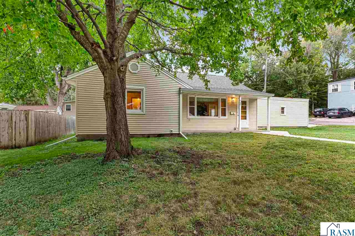 737 Gwyn Drive, Mankato, MN 56001 - #1