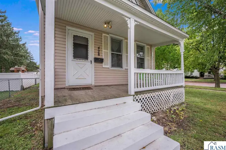 428 W Broadway Avenue, Saint Peter, MN 56082 - #2