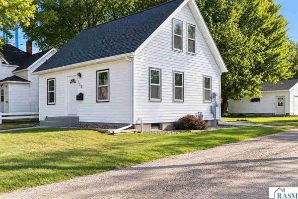 113 NE 3rd Avenue, Sleepy Eye, MN 56085
