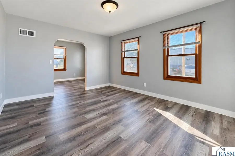 113 NE 3rd Avenue, Sleepy Eye, MN 56085 - #3