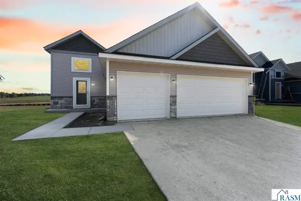 3117 Bassett Drive, Mankato, MN 56001