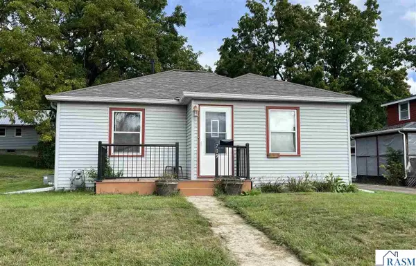 709 11th Avenue North, St. James, MN 56081