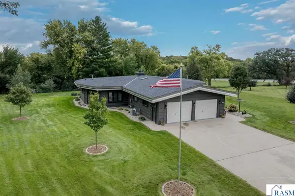 1014 Highland Drive, Blue Earth, MN 56013