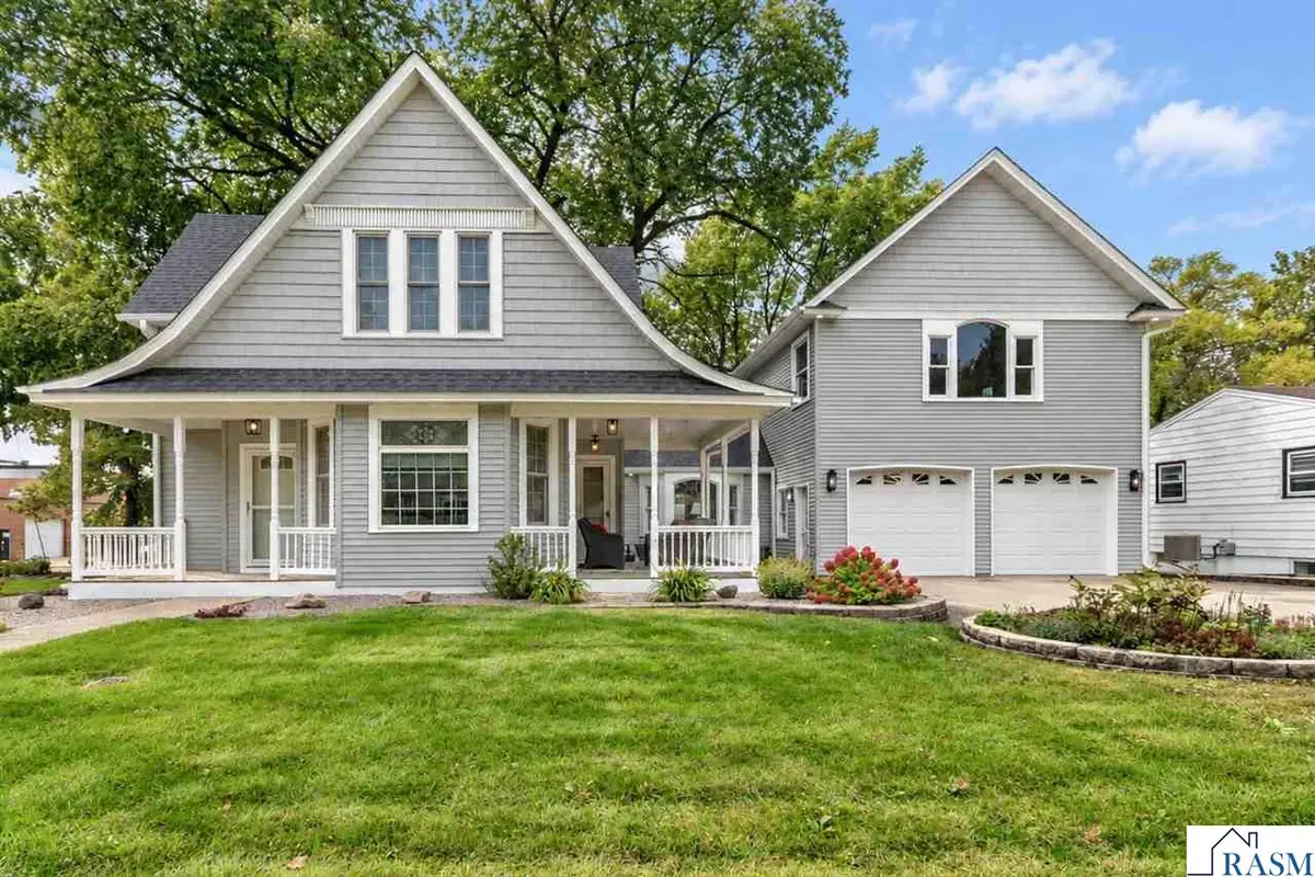 200 N Lexington Avenue, Le Center, MN 56057 - #1