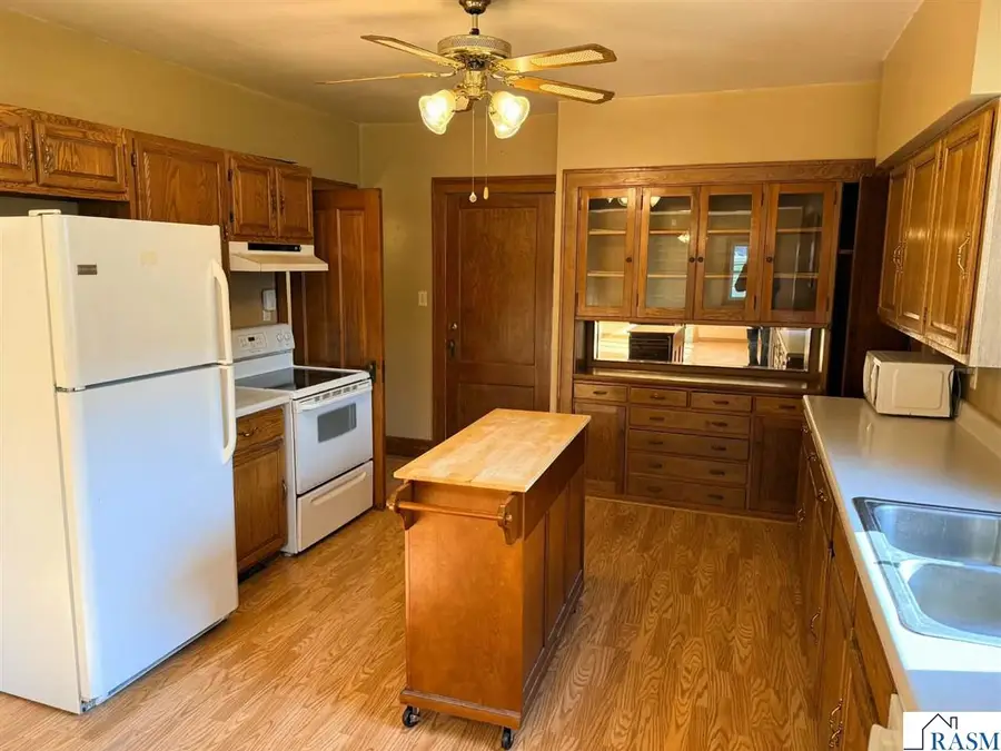 1223 S Jefferson Street, New Ulm, MN 56073 - #3