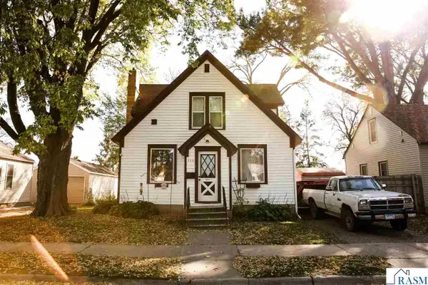733 South Avenue, North Mankato, MN 56003