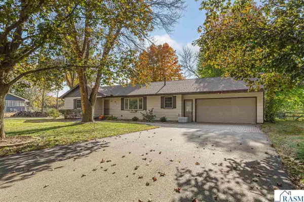 125 Bittersweet Lane, Mankato, MN 56001