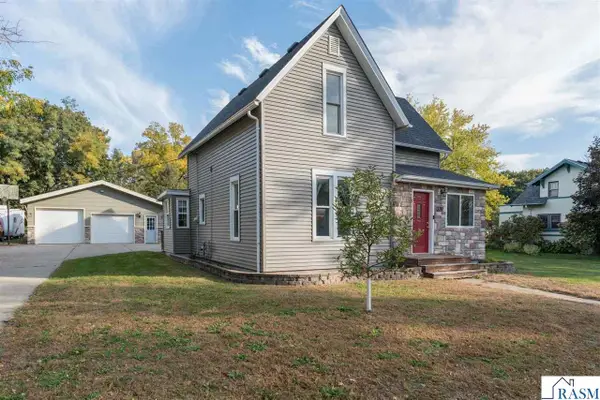 321 E Humphrey Street, Lake Crystal, MN 56055