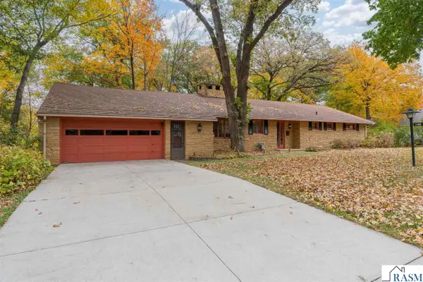 112 W Glencrest Drive, Mankato, MN 56001
