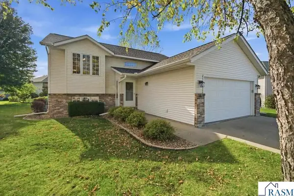 112 Bunker Court, Mankato, MN 56001