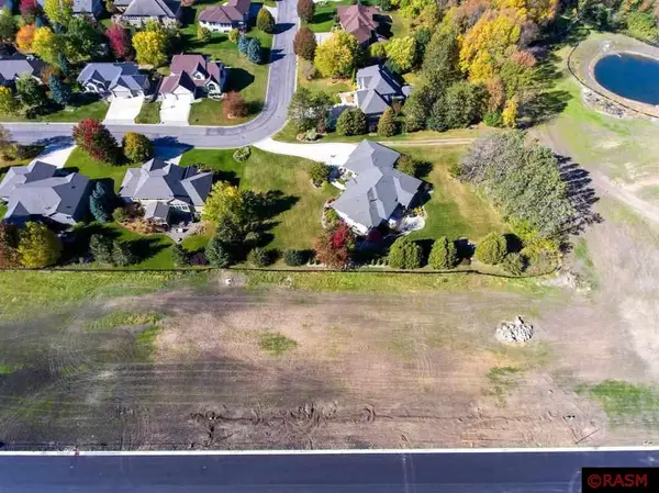 2185 NE MAPLE LEAF Lane, Owatonna, MN 55060