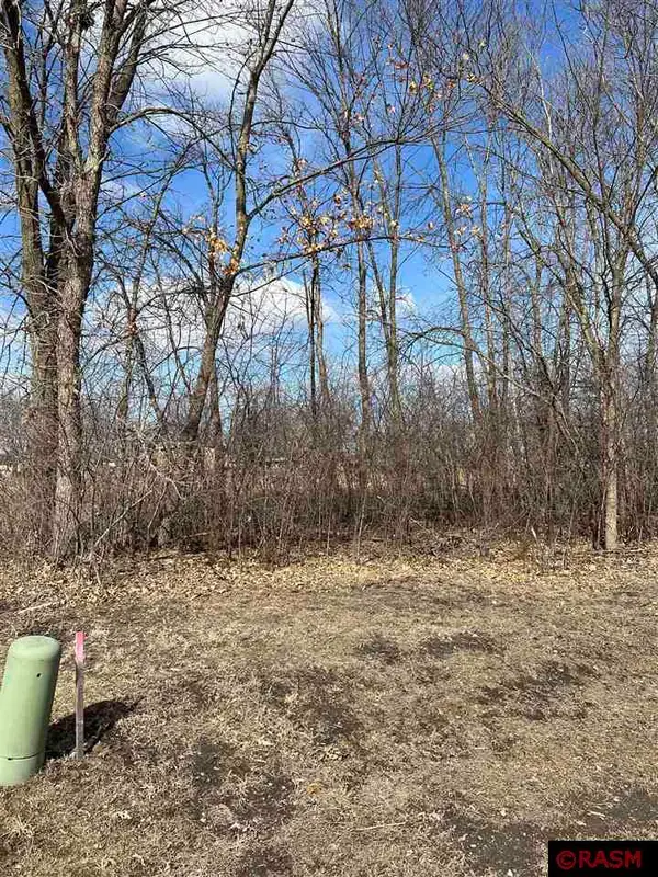 128 Oak Marsh Drive, Mankato, MN 56001