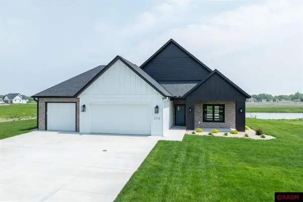 2112 Deerwood Drive, North Mankato, MN 56003