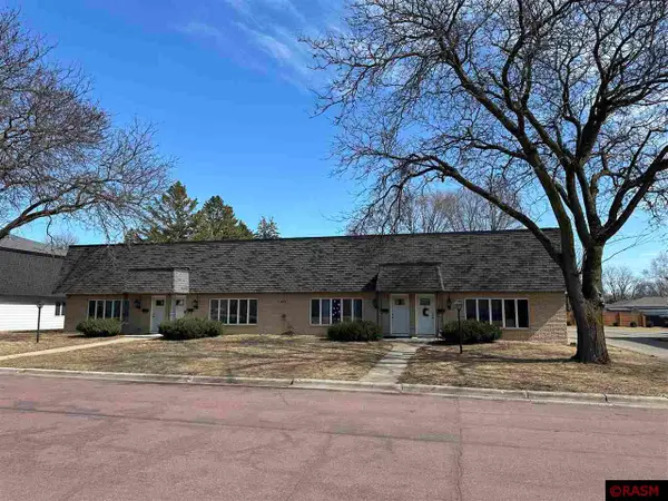 412 Holly Lane, Mankato, MN 56001