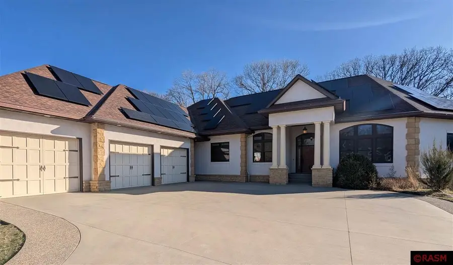 221 Woodhill Court, Mankato, MN 56001 - Image #3