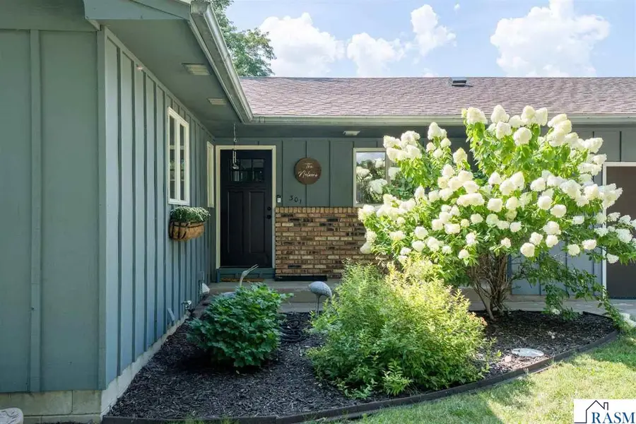 301 Nottingham Court, North Mankato, MN 56003 - Image #2