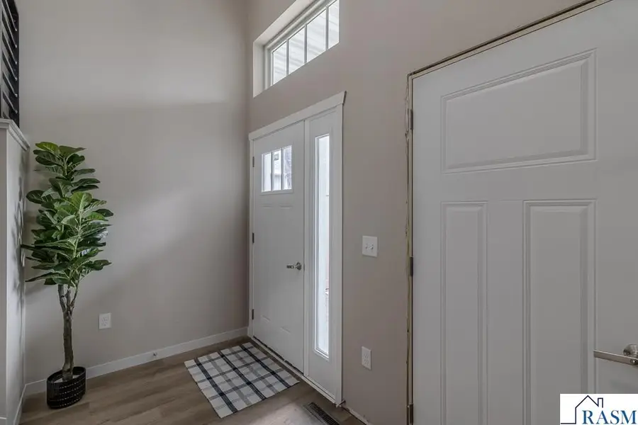 2216 Lake Avenue, New Ulm, MN 56073-999 - Image #2