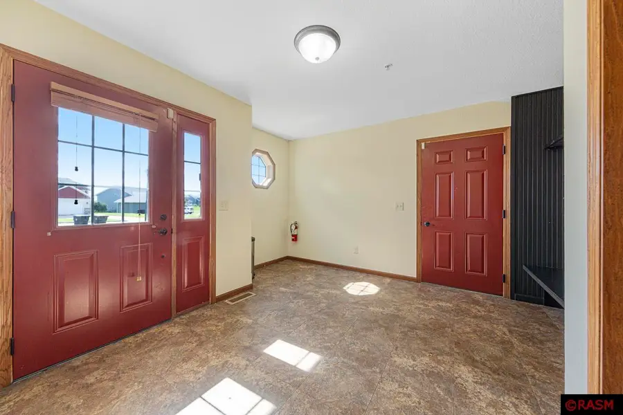 2203 Rolling Green Lane, North Mankato, MN 56003 - Image #2