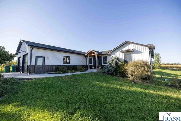 3271 425th Avenue, Janesville, MN 56048